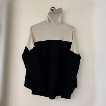 ICB 비스코스 와이드 터틀넥 풀오버