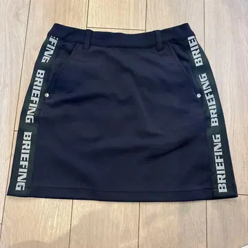 BRIEFING 네이비 스커트 BRG231W49