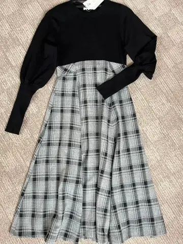 블랙 그레이 체크 무늬 롱 니트 원피스