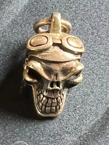 스컬 펜던트 탑 참