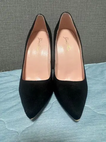 블랙 스웨이드 하이힐 펌프스