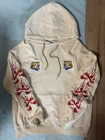 LEGENDA 레전드, 호랑이와 불꽃 디자인 후드티 베이지