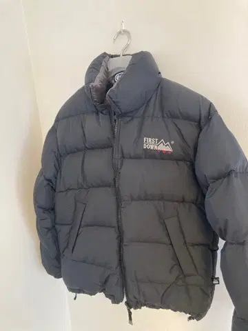 FIRST DOWN 다운 자켓 M 사이즈 블랙 그레이