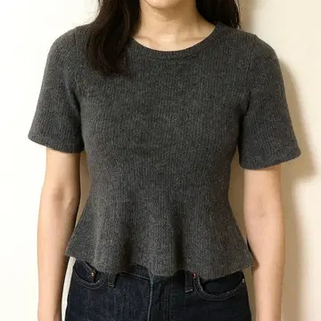 H&M 그레이 니트 페플럼 반팔 상의