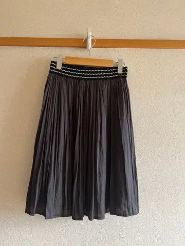 [ Planet Blue ] 그레이 플리츠 스커트 무릎 기장