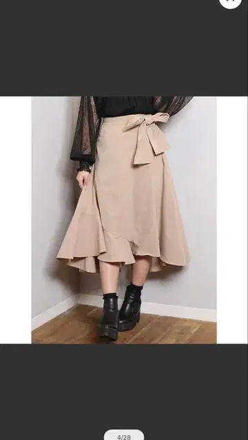 dazzlin 비대칭 프릴 미디 스커트 미사용 새상품