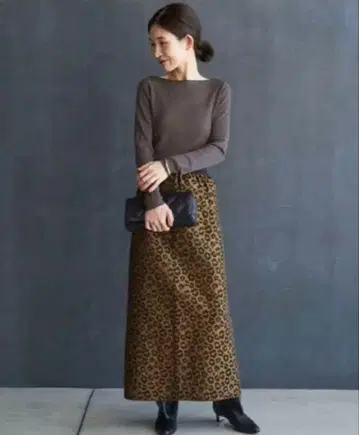 베르메이유 페예나 레오파드 자카드 타이트 스커트