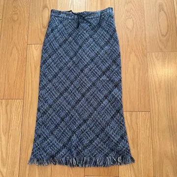 체크 무늬 타이트 스커트 그레이 계열