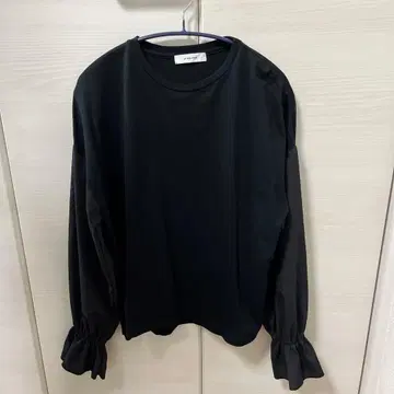 LE MELANGE (르 메라주) 티셔츠