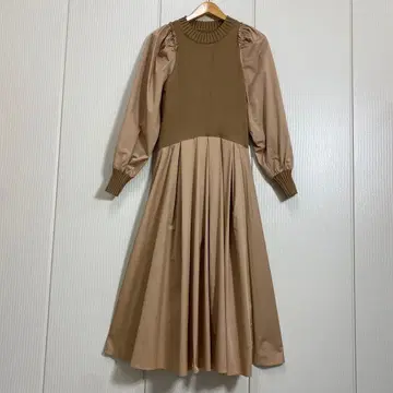 새상품급 AMERI 아메리 KNIT DOCKING VOLUME DRESS