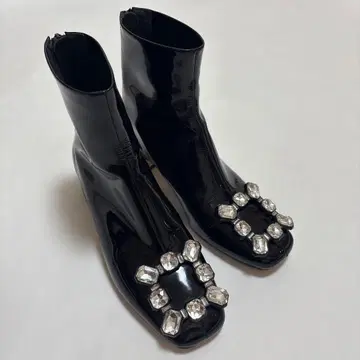 STACCATO 크리스탈 장식 블랙 숏부츠