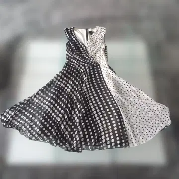 타다시 쇼지 도트 무늬 플레어 드레스