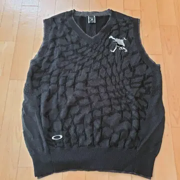 Oakley V넥 베스트 XL 블랙