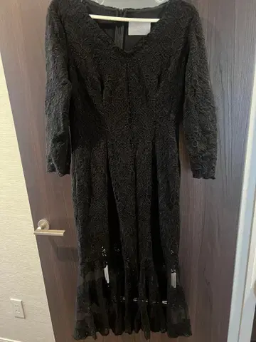 셋탄 레이스 블랙 긴팔 플레어 드레스