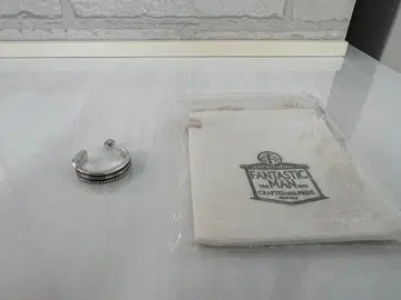 FANTASTIC MAN 실버 귀걸이