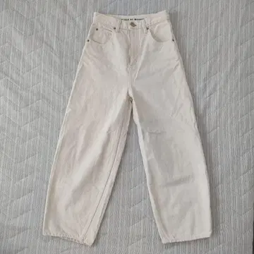 Black by moussy 화이트 데님 PUNA