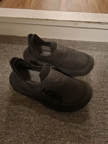 새상품급 HOKA U RESTORE TC 슬립온 통굽