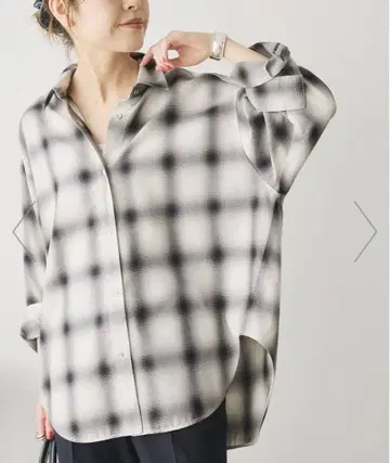 오버 사이즈 체크 무늬 긴팔 셔츠