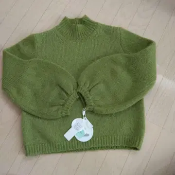 그린 하이넥 벌룬 슬리브 니트