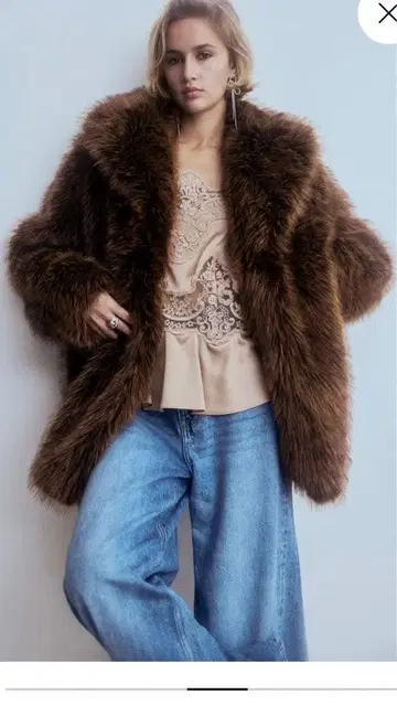 ZARA 브라운 퍼 오버 사이즈 자켓 L 사이즈