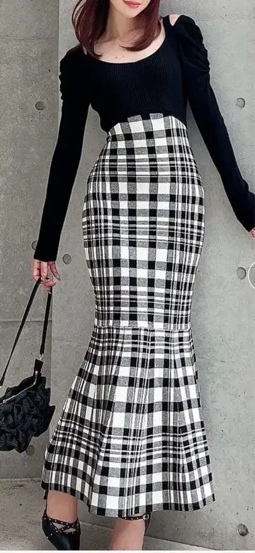 숄더 오픈 머메이드 니트 원피스