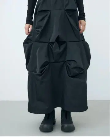 컨디션 최상 택 포함 나곤스탠스 메니 턱 스커트 31900