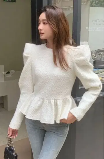 새상품급 벌스데이 바쉬 퍼프 숄더 프릴 상의 M