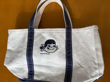 IL BEAN 캐릭터 자수 토트백