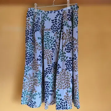 잎 패턴 플레어 스커트 청록색