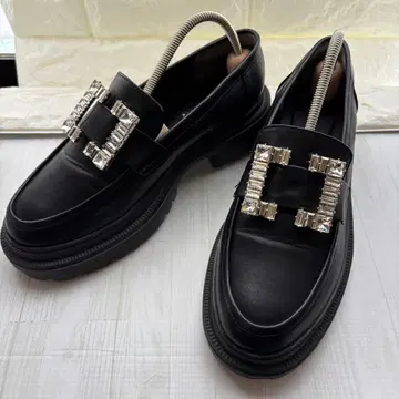 SCOTCLUB PECHIN CHAR 비쥬 버클 로퍼 통굽 블랙