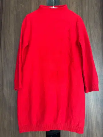 피코네 빨간색 니트 튜닉