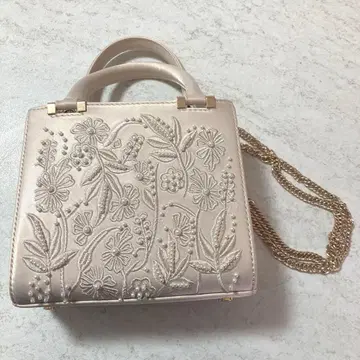 zara 새틴풍 백 자수 펄