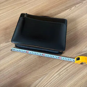 블랙 가죽 클러치백