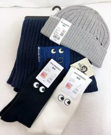 안야 힌드마치 유니클로 콜라보 머플러 니트 모자 양말 세트 미사용 새상품