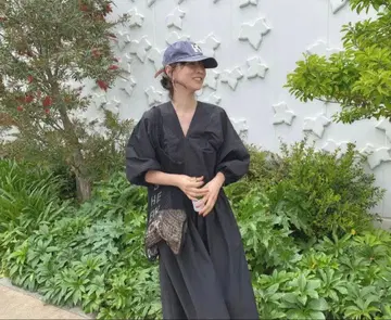 un de plus 핀턱 원피스 블랙