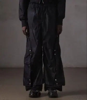 [GRANCY] 버튼 레이어드 디자인 나일론 팬츠 S 블랙