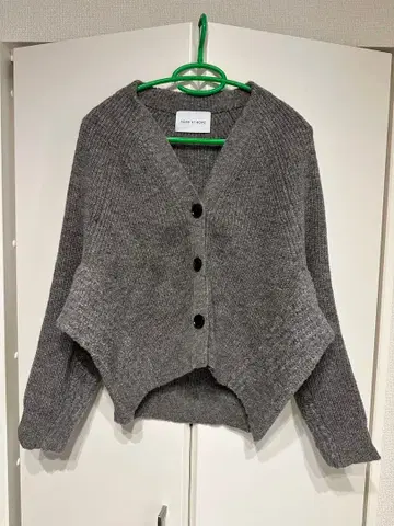 그레이 버튼 가디건 숏 기장