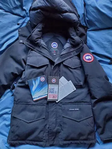 CANADA GOOSE 블랙 다운 자켓