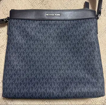 MICHAEL KORS 네이비 숄더백