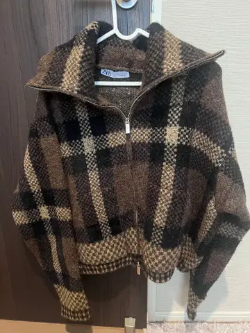 ZARA 체크 무늬 집업 스웨터