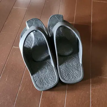 RACBAK 블랙 샌들