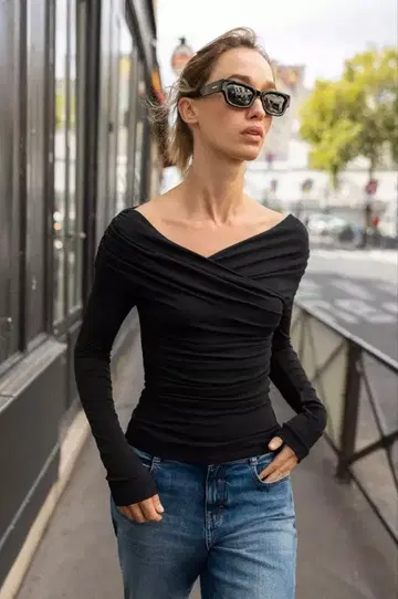 완판템 ZARA 드레이프 카슈쿨 넥 상의 M