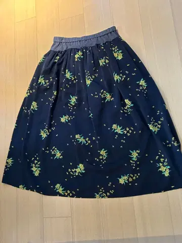 비어즐리 허리 리브 플레어 스커트 미모사 패턴