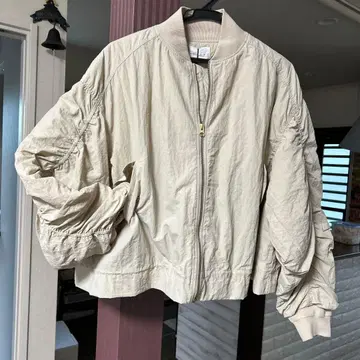 FIKA 벌룬 봄버 자켓