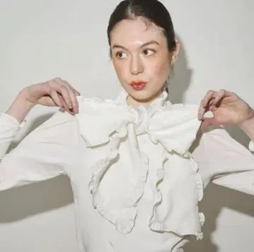 MIRO AMURETTE big ribbon blouse