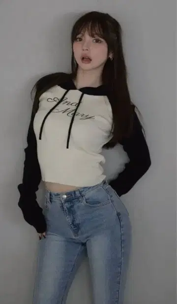 andmary 앤드마리 Letter mary logo tops