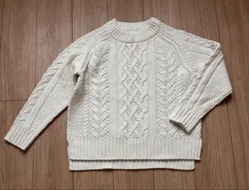 케이블 니트 화이트 사이즈 M 긴팔 스웨터 GU