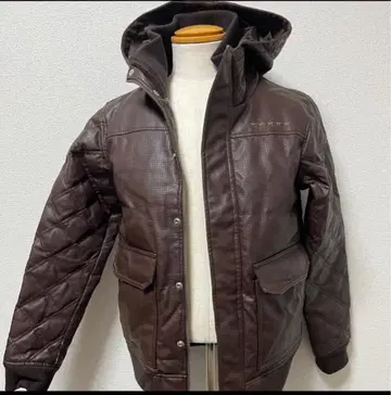 브라운 후드 부착 다운 자켓