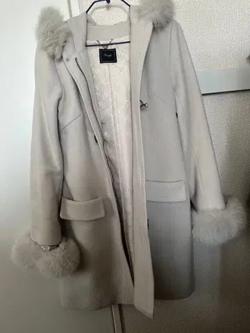 swingle 후드 부착 퍼 부착 롱 코트