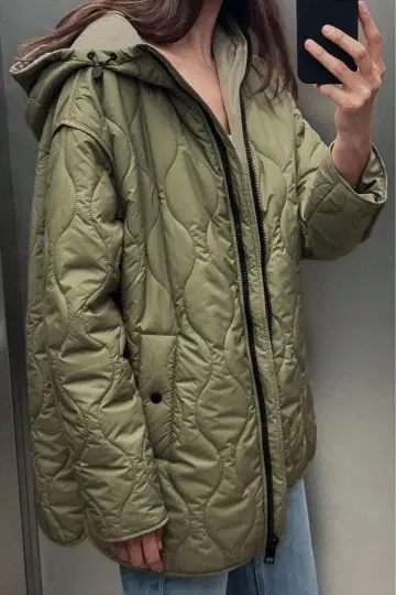 베이지 퀼팅 자켓 후드 부착